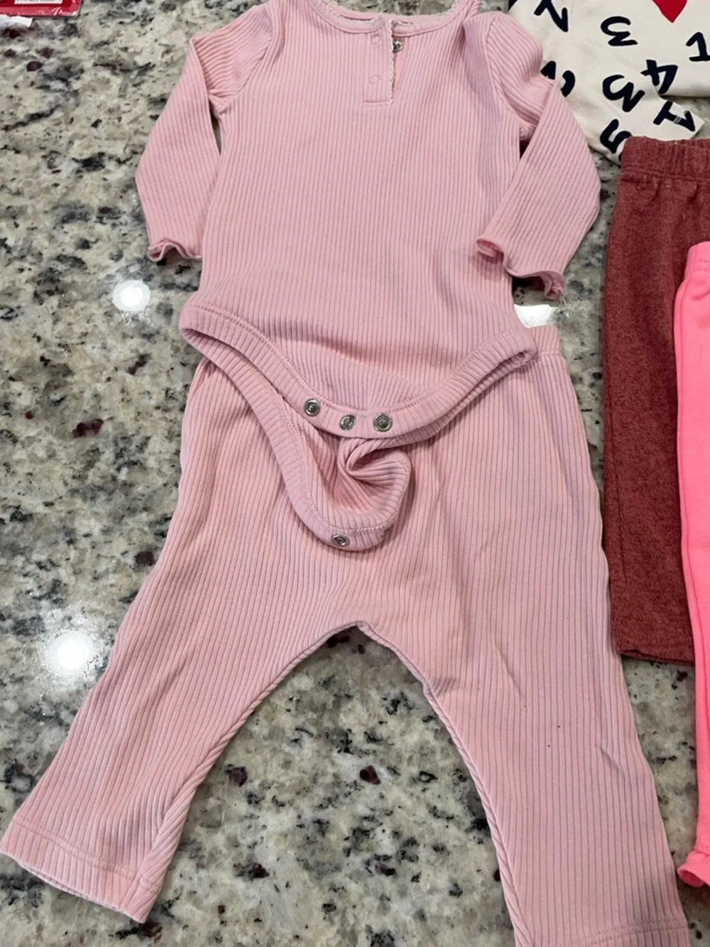 🌸 6 PC Bundle Baby girl 3-6 months Onesies pants and tops Gently used